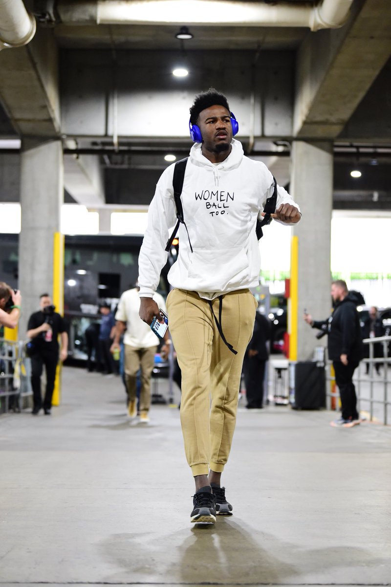 brkicks's tweet photo. Women ball too. @1jordanbell arrives in the Fear of God x Nike Air Skylon 2. https://t.co/ZMr3xUD2s3