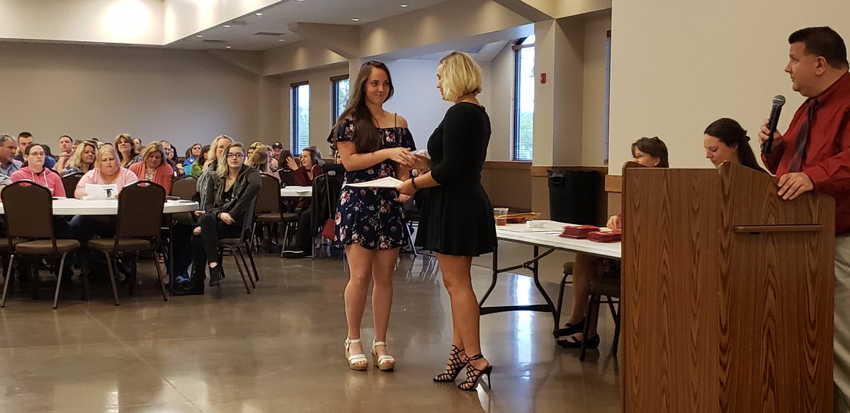 Falcon_update's tweet photo. Congratulations Seniors! Well done class of 2019! We will miss you.
@FHSFalcnPrin  @MrsKeenerFHS 
#FirelandsFalcons https://t.co/QAAvJAwpYm