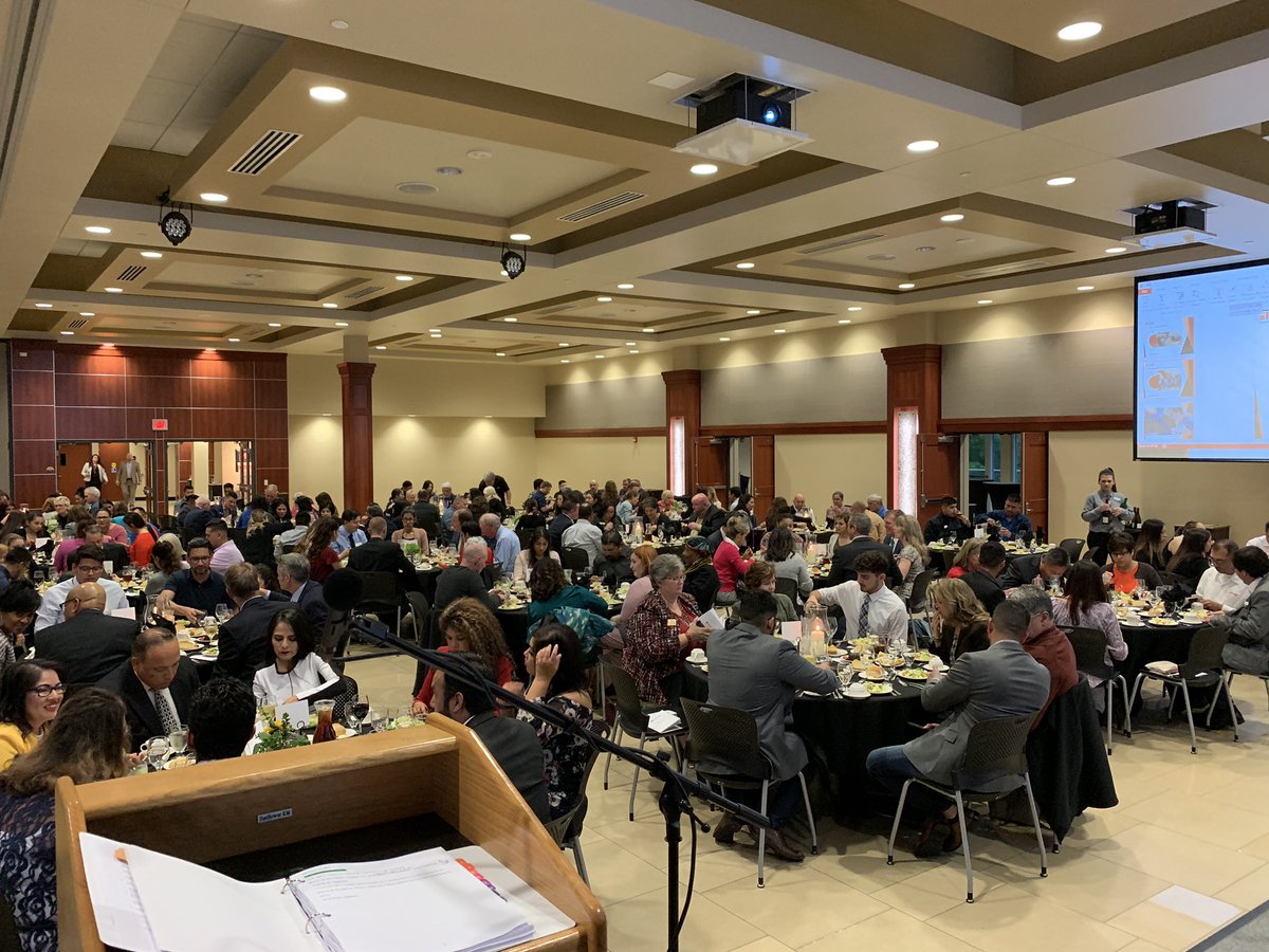 DIC_ICT's tweet photo. Full house! Excited to emcee tonight's @KHEDFScholars Scholars & Recognition Dinner. #KHEDFDreams #ViewFromThePerch https://t.co/9amSPBi6Ng