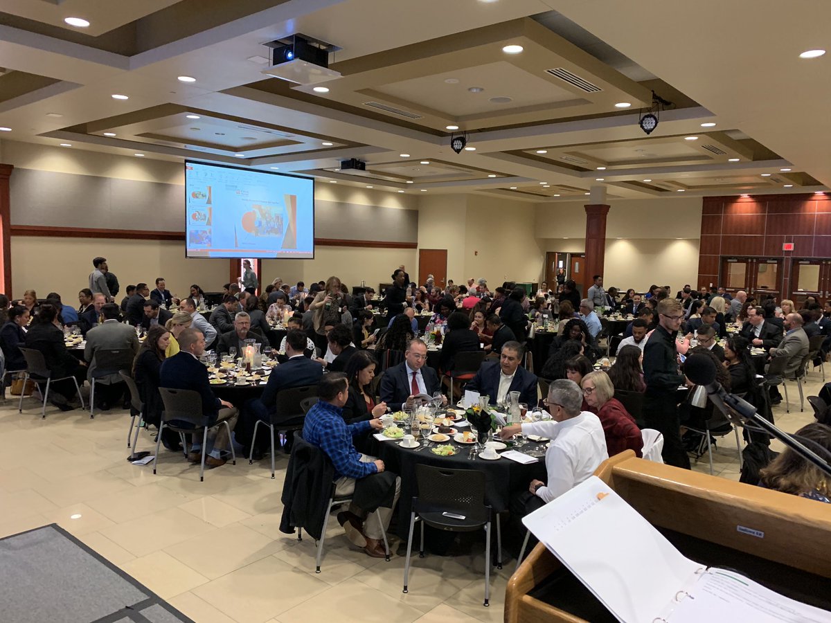 DIC_ICT's tweet photo. Full house! Excited to emcee tonight's @KHEDFScholars Scholars & Recognition Dinner. #KHEDFDreams #ViewFromThePerch https://t.co/9amSPBi6Ng
