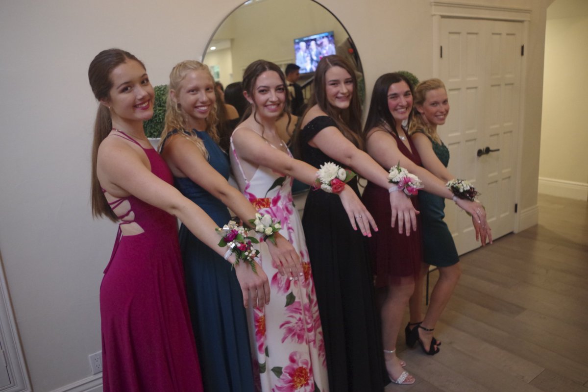 CassieC512's tweet photo. Prom🌷 https://t.co/p5p4vqfmbr