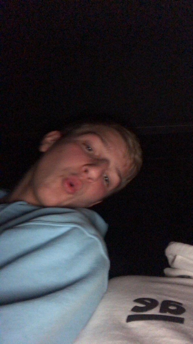 ZUrbanec's tweet photo. Happy bday B!:) ❤️❤️ @blakebartos https://t.co/Q7LjKtJUXA