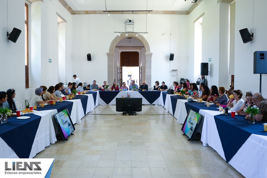 LIENS_Enlaces's tweet photo. La ANMEC realizó su presentación en las instalaciones del CCB, acompañadas de los representantes de Sria. de Desarrollo Económico y Sria. de Turismo, para afianzar la unión empresarial entre sus asociadas por medio de nuevas estrategias que desarrollarán en la ciudad de Durango. https://t.co/OtXYcIA3Zf