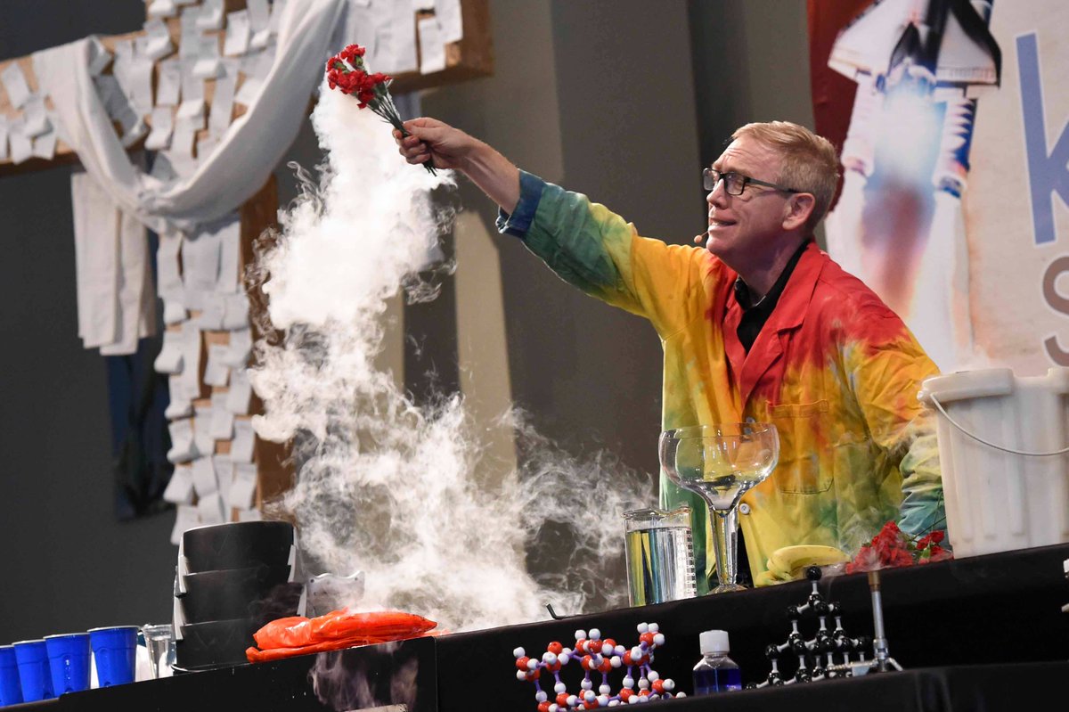 tumcMullicaHill's tweet photo. Check out the pictures from The Amazing Chemistry Show and Family Experience. Thanks everyone for coming and a big thanks to all the volunteers for leading the science stations. https://t.co/jo0SQZw1dB
.
.
.
#theamazingchemistryshow #trinitykids #trinityserves https://t.co/ZQen1119WL