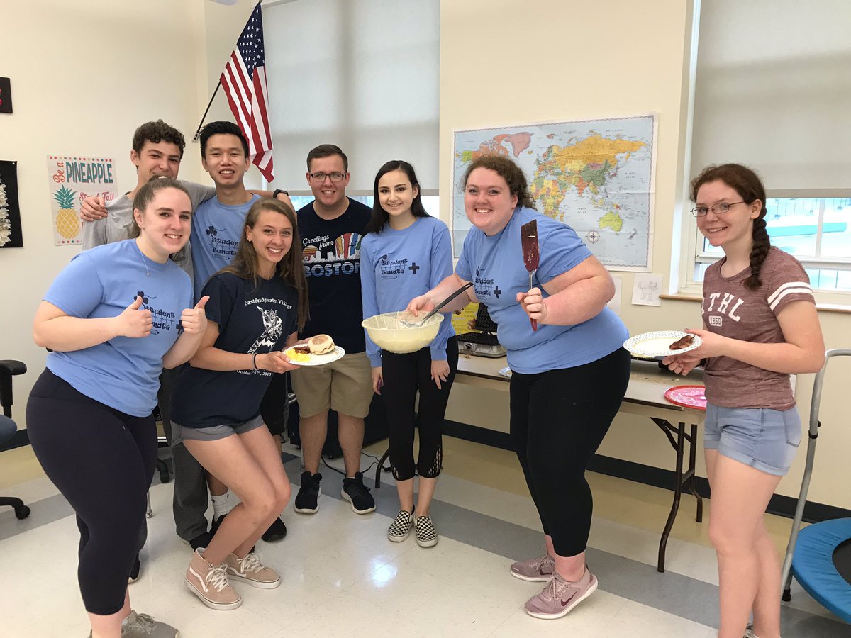 NoyesMs's tweet photo. A big thanks to Student Senate and Mr. Siddiqui for an amazing staff breakfast! The whole school smelled amazing😁 Gotta Love when teenagers make that extra effort to get out of bed early and cook breakfast❤️
#blueberrypancakesrock
#studentsenatemakesadifference https://t.co/SptIsDPb4f