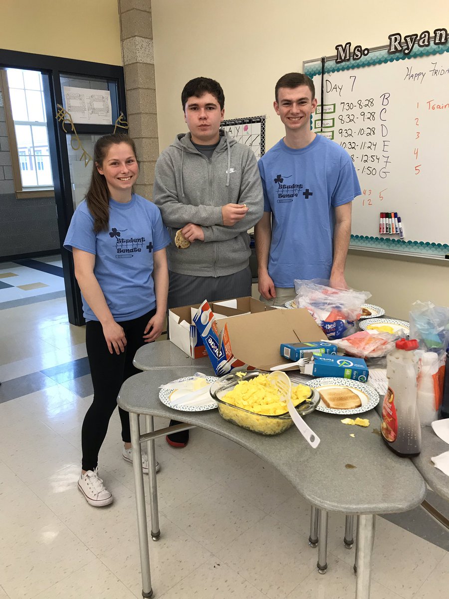 NoyesMs's tweet photo. A big thanks to Student Senate and Mr. Siddiqui for an amazing staff breakfast! The whole school smelled amazing😁 Gotta Love when teenagers make that extra effort to get out of bed early and cook breakfast❤️
#blueberrypancakesrock
#studentsenatemakesadifference https://t.co/SptIsDPb4f