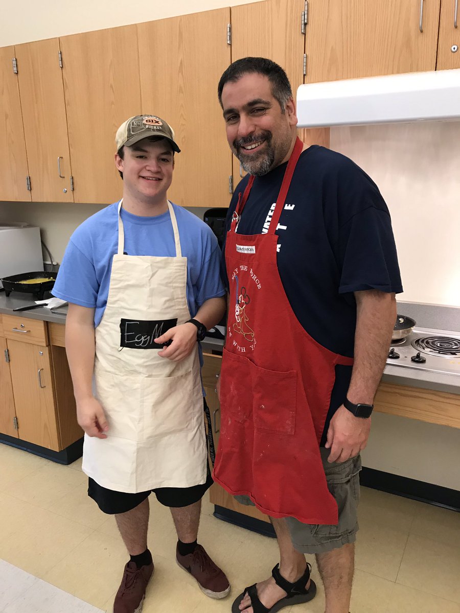 NoyesMs's tweet photo. A big thanks to Student Senate and Mr. Siddiqui for an amazing staff breakfast! The whole school smelled amazing😁 Gotta Love when teenagers make that extra effort to get out of bed early and cook breakfast❤️
#blueberrypancakesrock
#studentsenatemakesadifference https://t.co/SptIsDPb4f