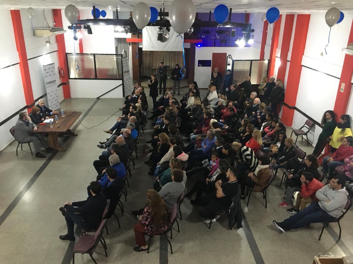 MartinMedranoOk's tweet photo. Hoy, recibimos a @PatoBullrich y @gmilman en nuestro distrito, para contarles a nuestros vecinos la gestión que se está realizando en materia de seguridad en la cual cada uno pudo realizar su consulta.
Seguimos trabajando para tener el País que soñamos. https://t.co/YIkwYDH7ZK