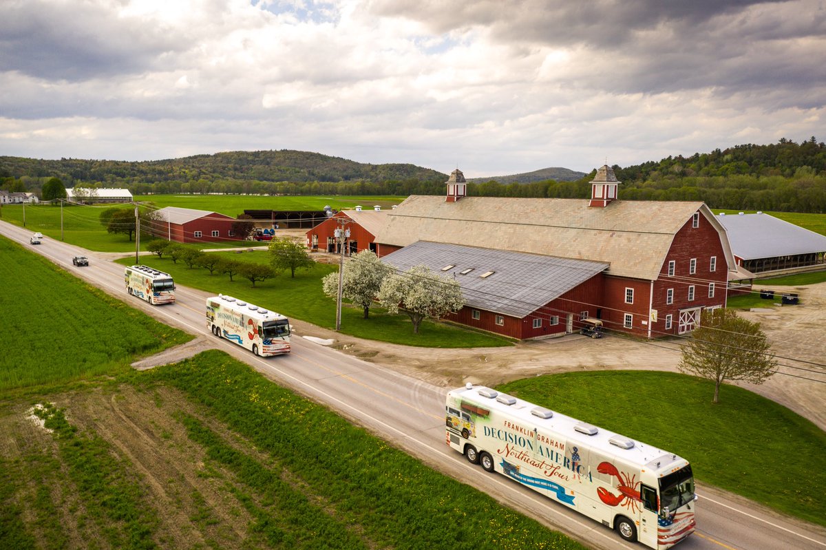 Franklin_Graham's tweet photo. #DecisionAmerica Northeast Tour #Burlington #Vermont https://t.co/yU78Ban8uO