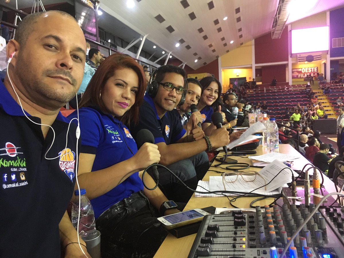 SoyNuevaPrensa's tweet photo. El circuito #News053FM es el oficial de @gigantesguayana en la #copaLPB2019, y desde el gimnasio #HermanasGonzález lleva todas las incidencias del debut en casa de los #ColososDelSur
#20may #ViveNuevaPrensa https://t.co/JbnbMwDUVv