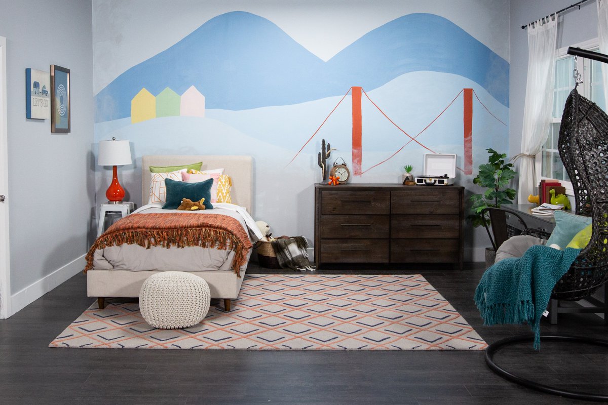 LivingSpaces's tweet photo. We partnered with @mrkatedotcom to bring you another #DesignVsDesign challenge! This time, two contestants under the age of 15 compete to create the bedroom of their dreams. Which room is your favorite? Watch the full episode at https://t.co/Ogafw3Qqml https://t.co/3KxvasuNi0