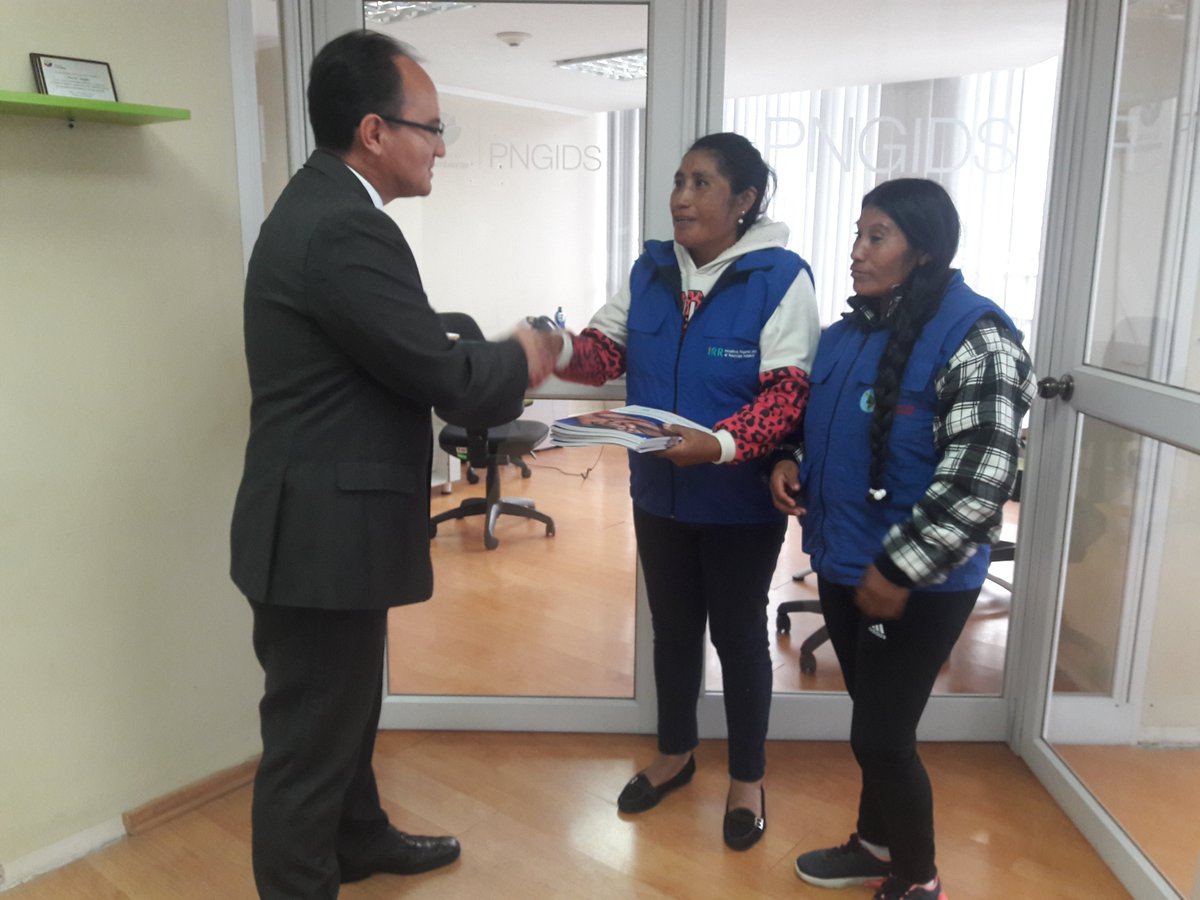 Hoy, Gerencia PNGIDS <a href="/alfuquillas/">ALFREDO UQUILLAS</a> <a href="/MAEcuadorLimpio/">MAE PNGIDS</a>, entrega Guía Operativa para la Elaboración de Planes de Reciclaje Inclusivo en Ecuador. 
Gestión del Min. de 
<a href="/Ambiente_Ec/">ambiente_ec</a>
 y la @IRR_Reciclaje que han generado iniciativas que reconocen la labor de recicladores de base