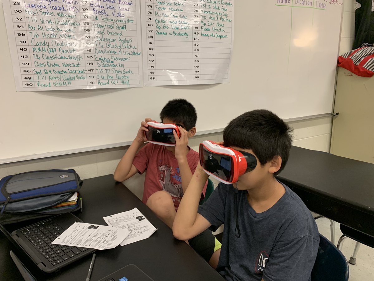 farrarpizitz's tweet photo. Choose your own adventure, VR style! @pizitzmiddle #pizitzlearns https://t.co/RZ17xiS5Z7