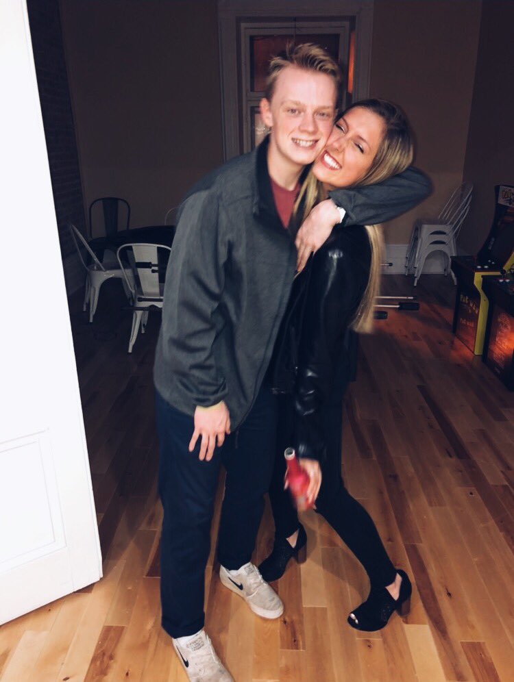 AbbySlater22's tweet photo. 3 years spent w my lil cutie!! Thank you for always making me laugh &amp; for treating me like a princess!! I love you always♥️ https://t.co/90auQi5Vkw