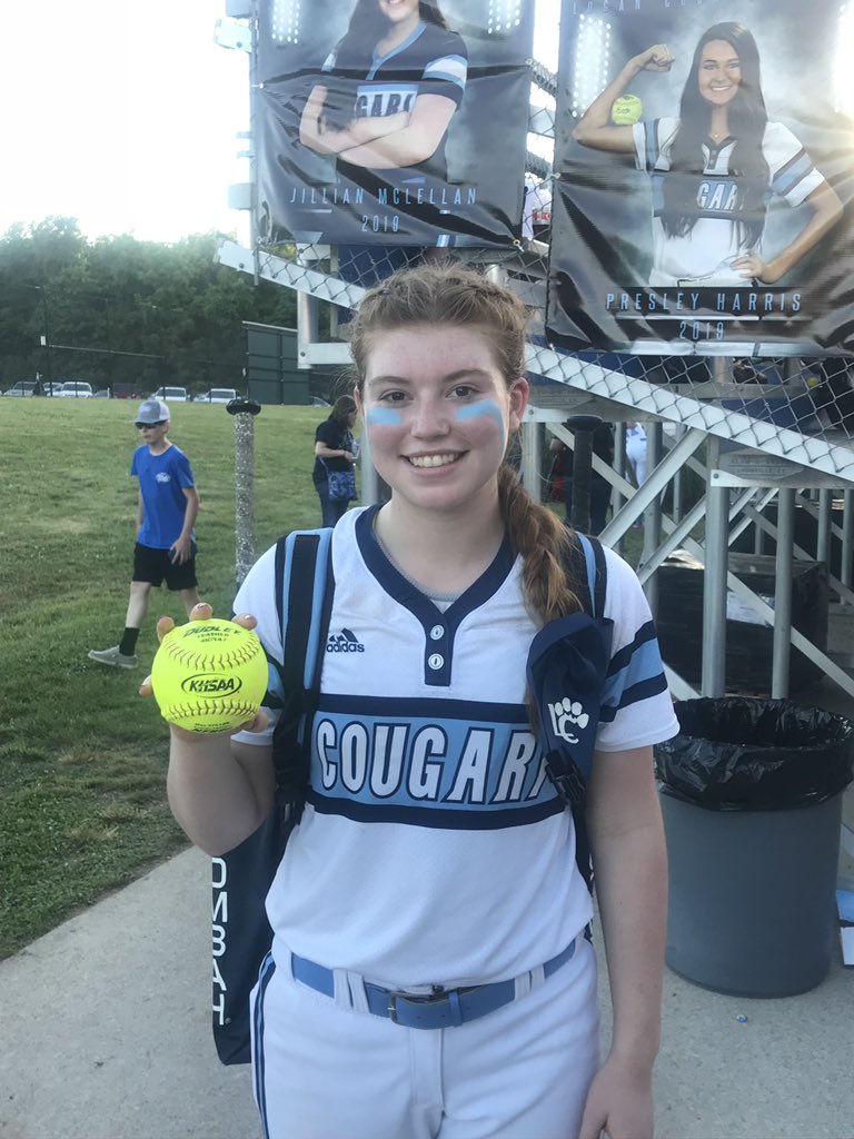 LC_ladycougars's tweet photo. Syd Lee with the HOMER! https://t.co/h9CyqCHLb2