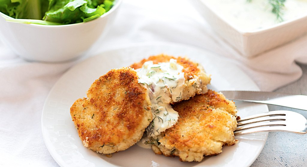 kitchenthyme1's tweet photo. Fish Cakes with a light Tartar Sauce from @skilletsandpots!
Get the recipe: https://t.co/tYFrSDo5f1 https://t.co/SDgCN9G0Sr