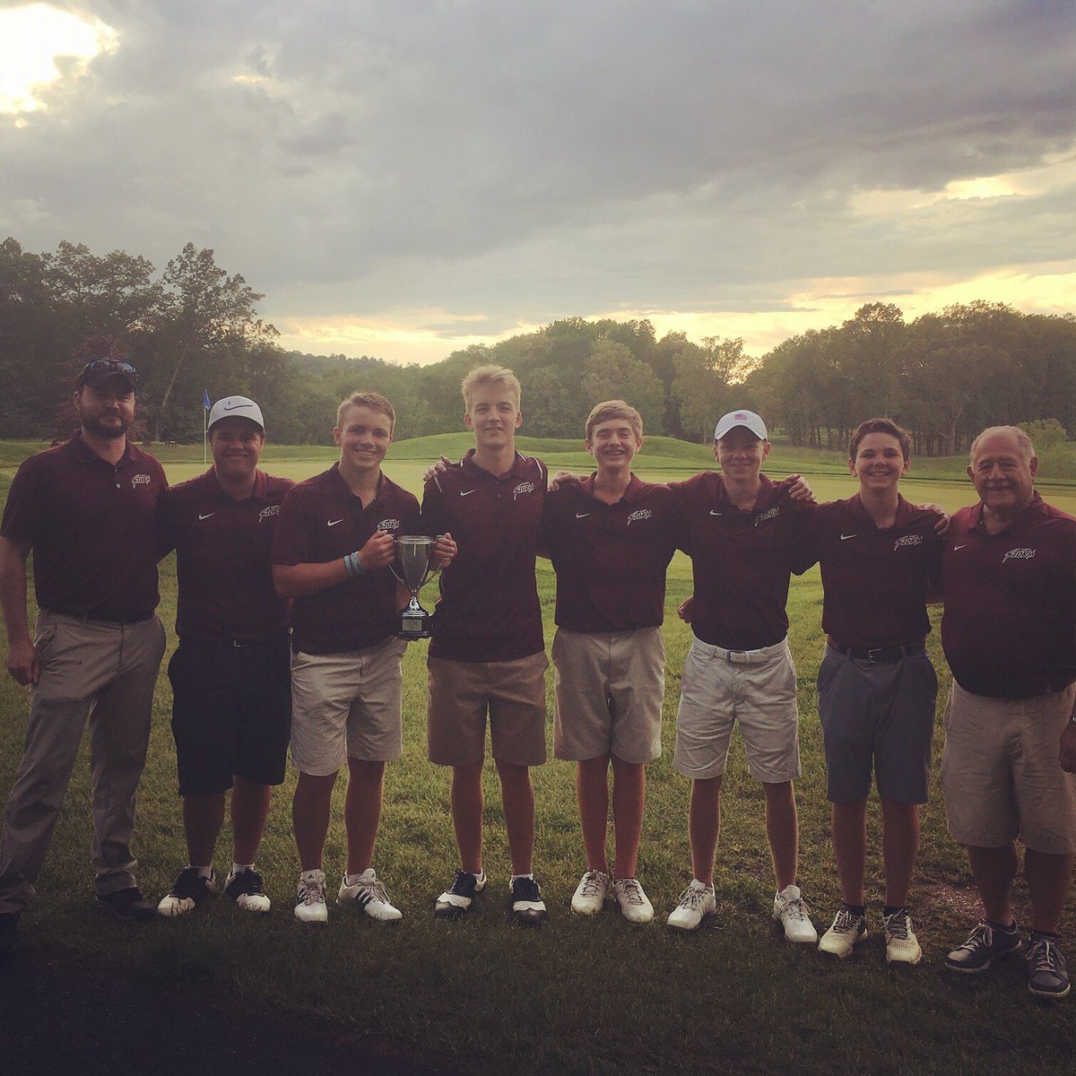 StLukesStorm's tweet photo. Varsity Golf wins its fourth straight FAA Tournament Title. Jack Maguire ‘19 and Mark Gertsen ‘19 led the way in their final match for the Storm both shooting 77! #GoStorm https://t.co/GwG73c3IMk