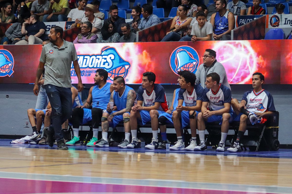 LibertadoresOfi's tweet photo. ¡Aquí están las mejores fotos de nuestro juego del viernes! Nuestro equipo de desarrollo se llevó su primera victoria en casa con un marcador de 88 - 72 ante Zapateros de León.

#SomosLibertadores🔔 #RuidoQuerétaro📢 #SomosElCentroDelBasquetlbol https://t.co/SXHIXsUQcL