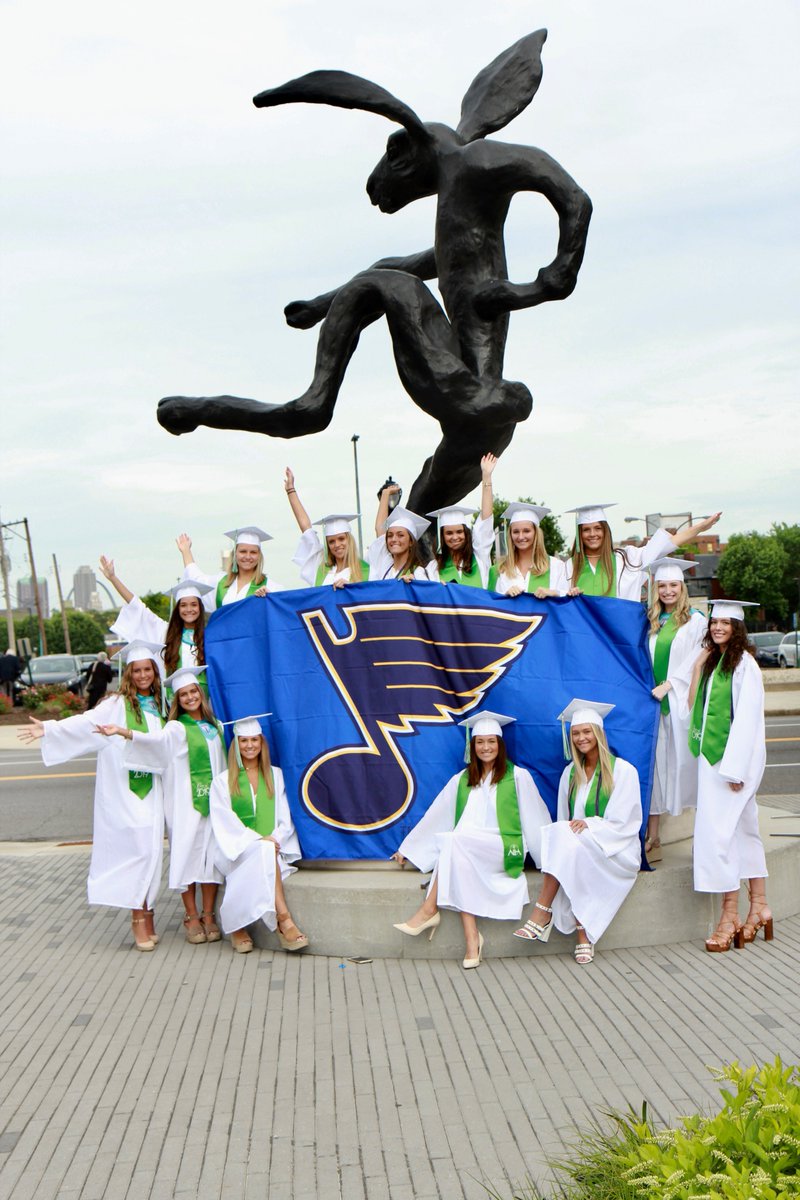 StLouisBlues's tweet photo. When it's graduation night but all you're really thinking about is the #StanleyCup Playoffs. #WeAllBleedBlue #stlblues https://t.co/PjkhlWTLIs