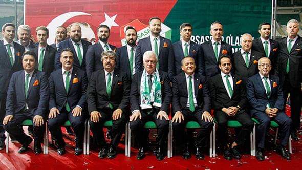 adnan_alp1964's tweet photo. Bu kulübün yıllık geliri ortalama 140 mio du. Eğer hiç bir şekilde bu para HİÇ edilmeseydi krallar gibi geçinilecek bir rakamdır! Ama namuslu insanlar gerektirir.....  #İnananlarİleDevam https://t.co/QRoE1QhdVb