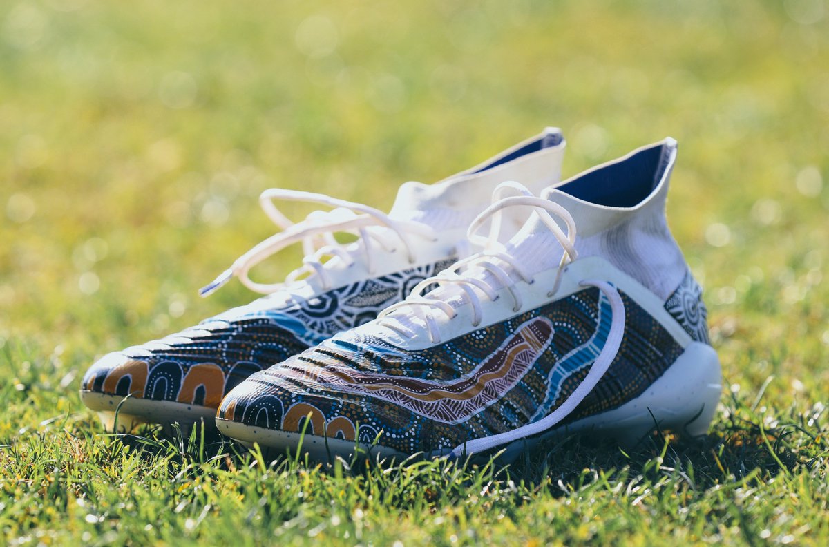 WestsTigers's tweet photo. Phwooooaaarrrrrr! 🔥🔥

Corey Thompson's Rd.11 boots.

#NRLIndigenous https://t.co/RzQU2tMgUZ