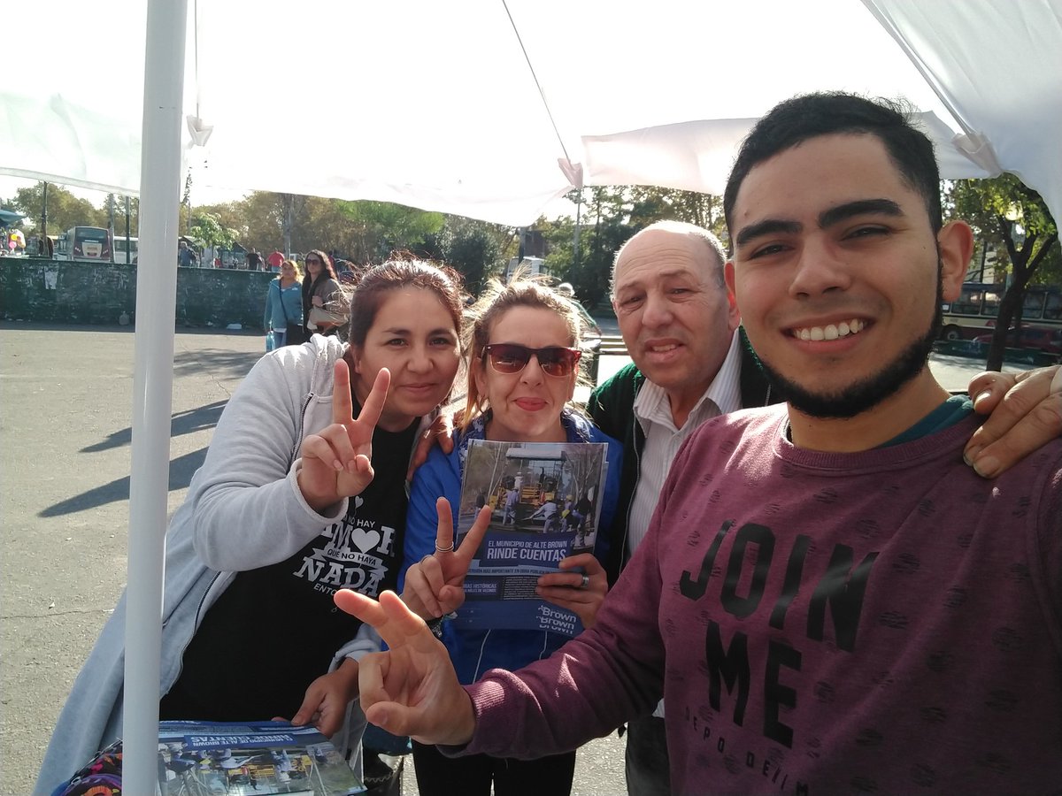 BrownCorriente's tweet photo. Todos los sábados estamos en Burzaco militando la gestión de @CascallaresPJ. Hablando y conversando con vecinos. https://t.co/xA737e9GJR