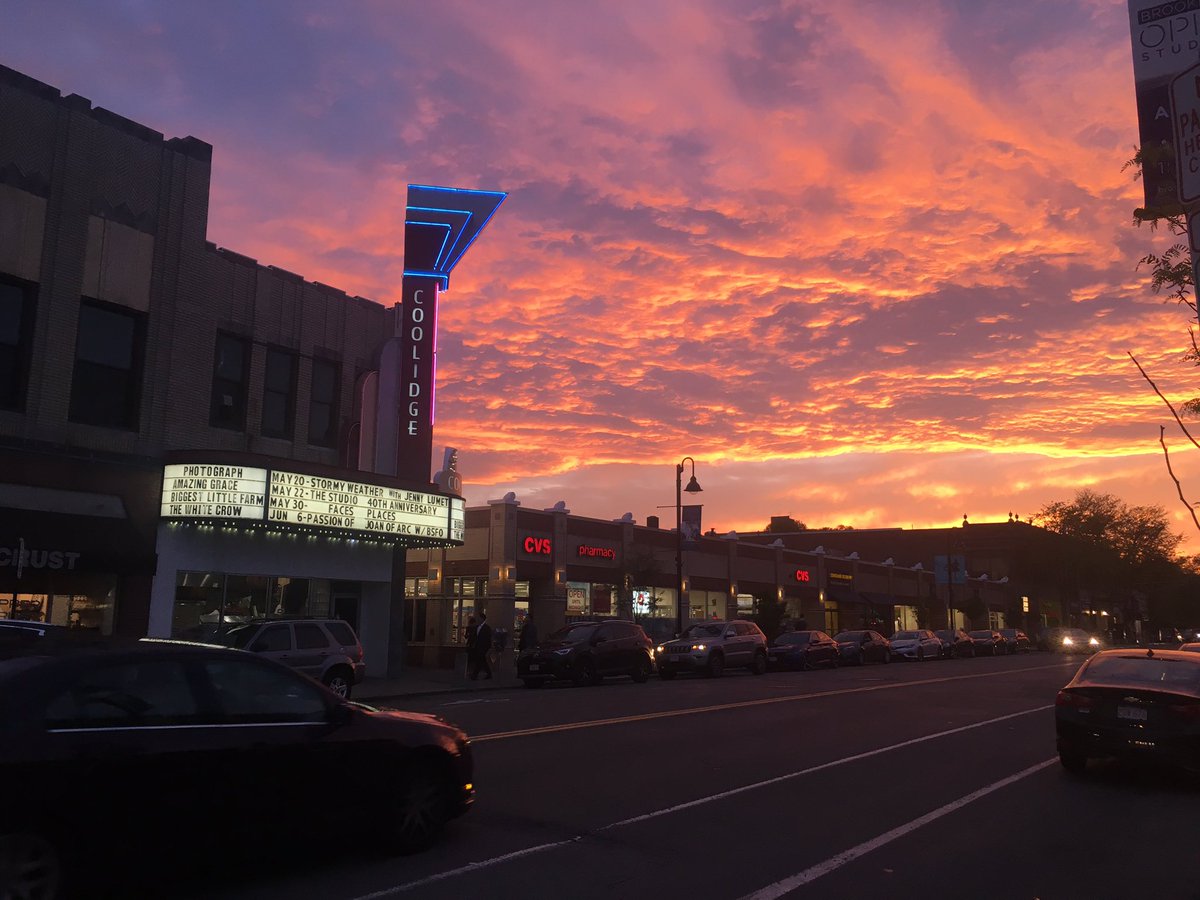 ctnash91's tweet photo. The sun sets over @thecoolidge https://t.co/0iPIwwyoZH