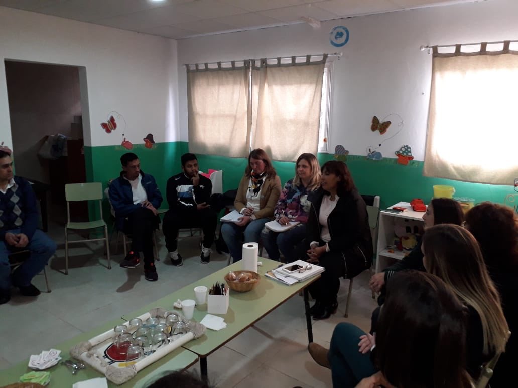 REGION10Diegep's tweet photo. #abcDocentes Hoy Cañuelas gracias a los docentes por participar !! Excelente tarde hablando de educación Colegio Las Cañuelas Diegep @Regional_10 @gzinny @adriana_frega @sergesiciliano @BAeducacion @CruzRodriguezJC @PiliBertoldi #articulacionproyectosfuturo https://t.co/tLyRIGgO2D