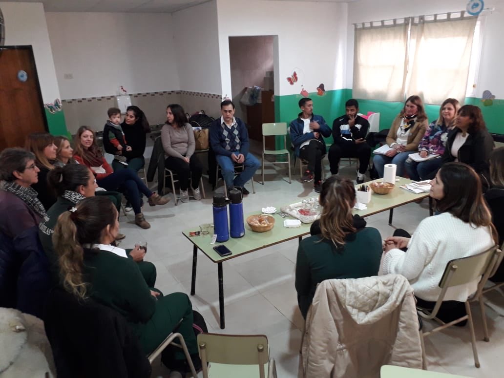 REGION10Diegep's tweet photo. #abcDocentes Hoy Cañuelas gracias a los docentes por participar !! Excelente tarde hablando de educación Colegio Las Cañuelas Diegep @Regional_10 @gzinny @adriana_frega @sergesiciliano @BAeducacion @CruzRodriguezJC @PiliBertoldi #articulacionproyectosfuturo https://t.co/tLyRIGgO2D