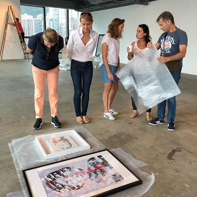 Gaud_Sculpture's tweet photo. #Children of the Mekong team and #Mabille&amp;Chaumette curators setting up Beyond Borders #exhibition at Loft22 #hongkong #lefrenchmay2019 #gaud #painting #mixmedia https://t.co/Zx1B1ROW7F