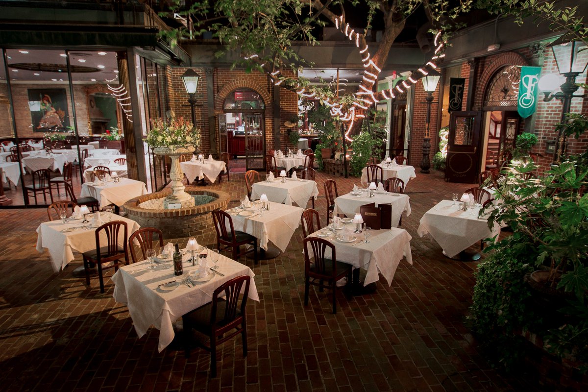 Join us every Mon. evening for Courtyard Nights 🌳We’ll be serving dinner in the courtyard + Grill &amp; offering 20% off ALL bottles of wine🍷Nights like tonight when there’s still a bit of Spring nip in the air we have a fireplace in the grill and heaters for the courtyard 🔥