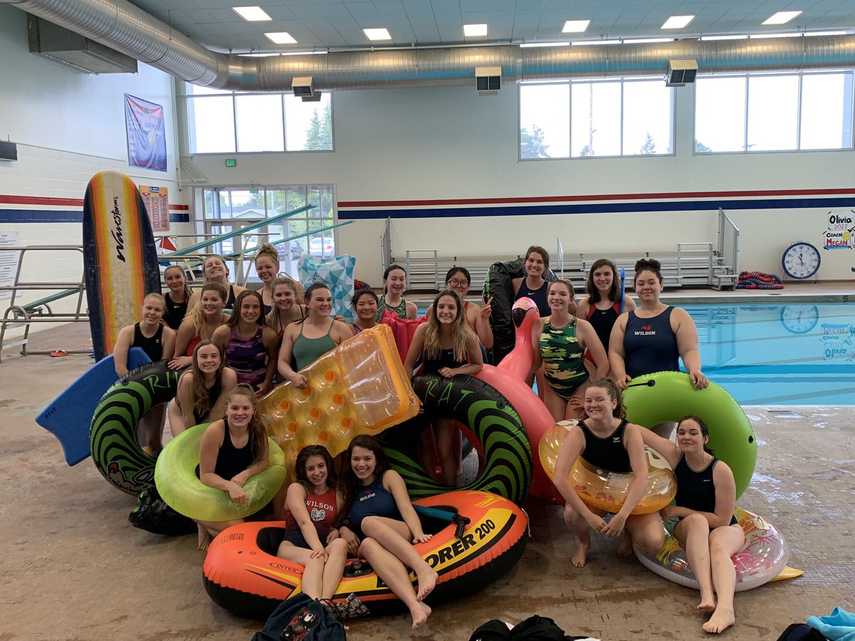 WilsonWaterPolo's tweet photo. more inflatable fun! https://t.co/lJGKk5zzML