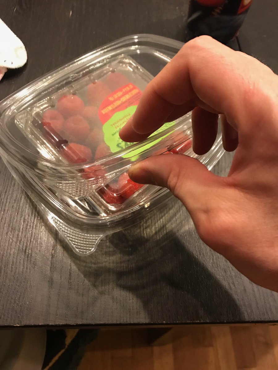 markramel's tweet image. ⁦⁦@FreshDirect⁩ love the convenience but I’m going to stop using you if this needlessly wasteful packaging continues.