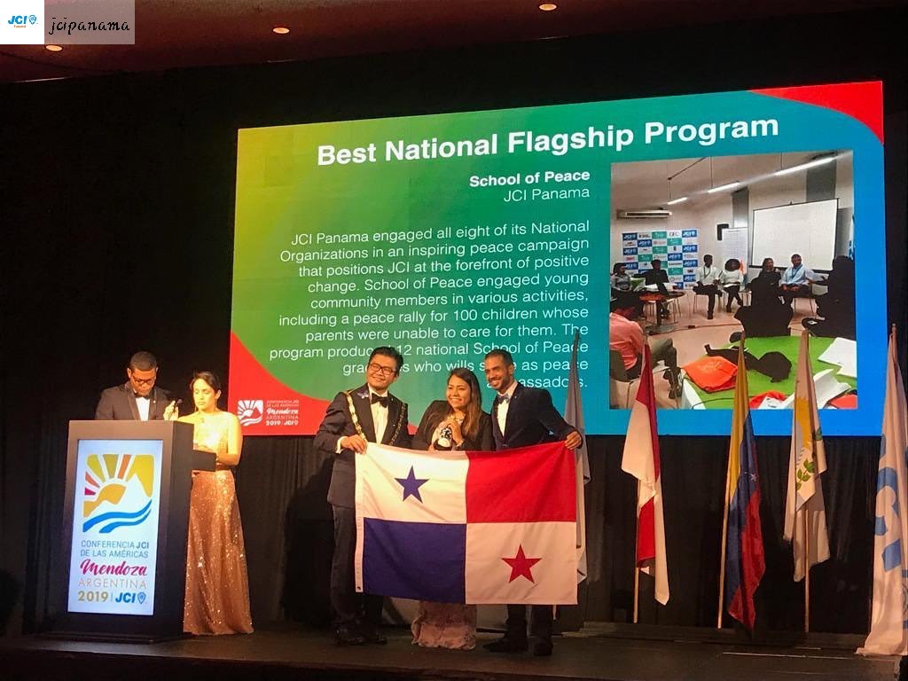 drajgomez's tweet photo. #Repost from @jcipanama
La Escuela de la Paz, programa llevado a cabo en sept/18, Reconocido como Mejor programa nacional en la competencia internacional en la Conferencia de las Américas 2019. Mendoza, Arg.
#escueladelapaz #jci #jcipanama #somosjci #conferenciaDeLasAmericas https://t.co/oVoSZq4bL3