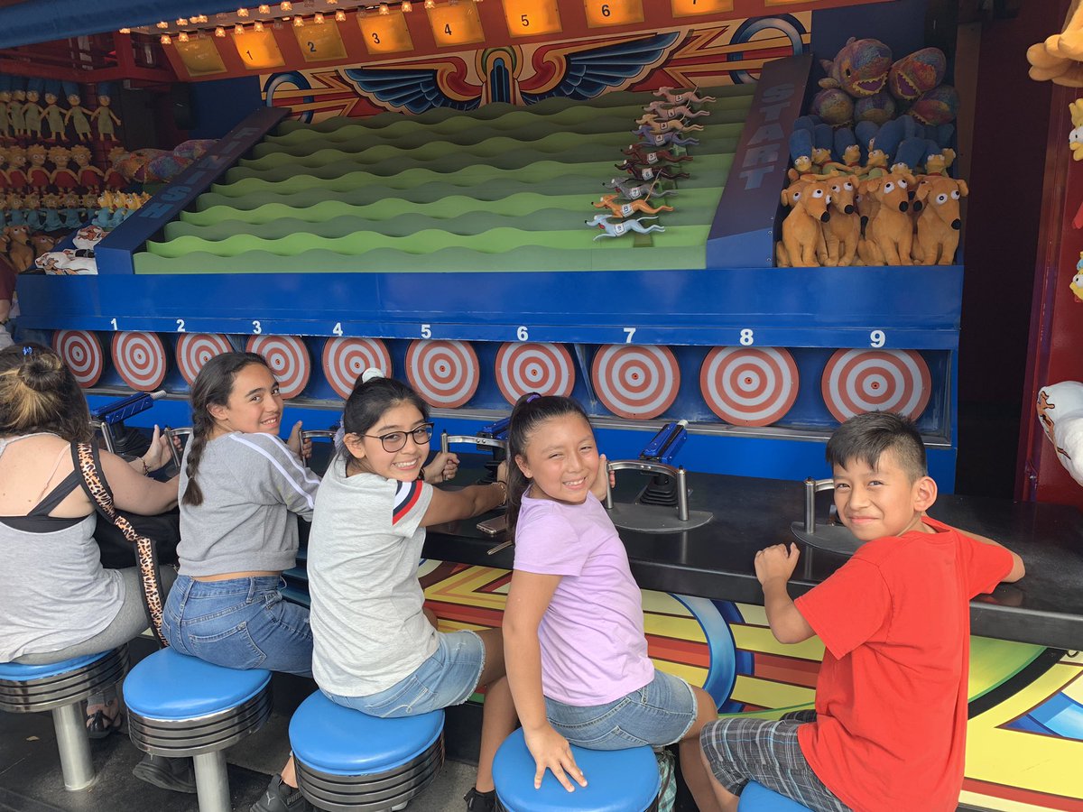 RoyalRangeler's tweet photo. https://t.co/DljxqkHd0s.ever! #universal2019 #5thgradeendofyeartrip was a success! @StarlightCoveEl @StarlightCoveAP https://t.co/Y52ClFM44M