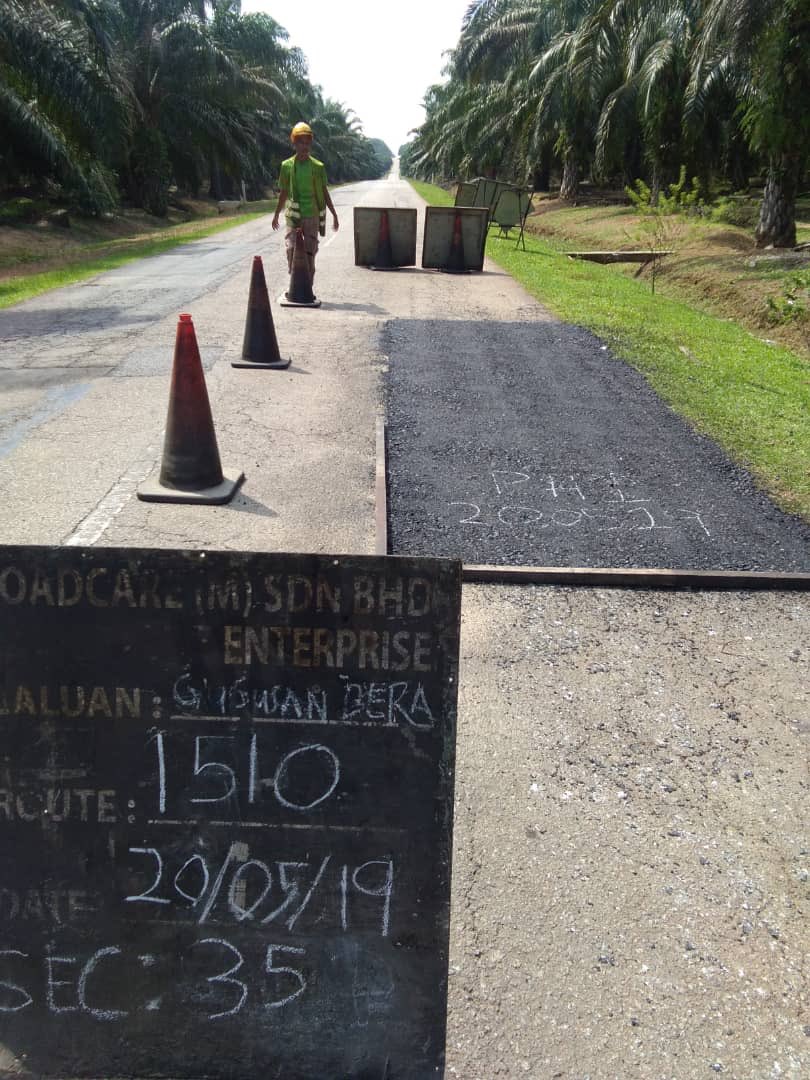RC_temerloh's tweet photo. #R01 Kerja tampalan kekal #pothole di #ft1510 #sec35 #bera #teamroadcare @Roadcare_Phg @baru_bian @HjAnuarTahir @CSFJ_JKR @MOWorks @JKRMalaysia @Roadcare_Phg @JKRPAHANG @JeDi_Bera @BeraJkr @Roadcare_Msia @kpkrjkr https://t.co/tBHpkV3iSz