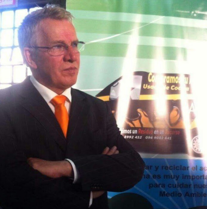 ArcAceite's tweet image. Que no termine tu dia sin conocer que estás siendo parte del #CambioPositivo
Recuerda que nosotros #Compramos tu #AceiteUsadoDeCocina
#HacemosLaDiferencia
#Ecuador
#Reciclaje
☝️☝️☝️☝️