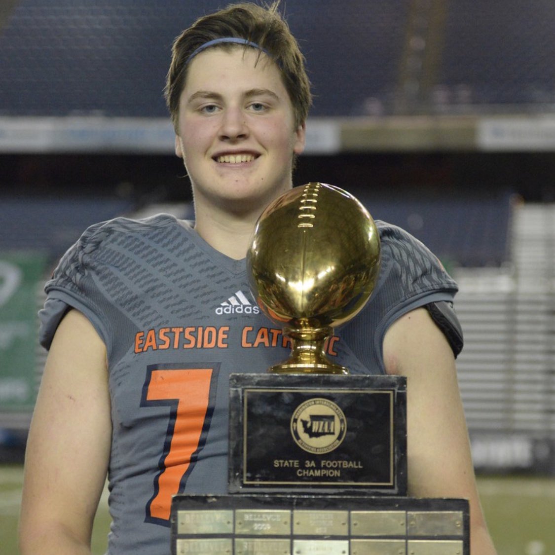 grootwallace70's tweet photo. Head down and working.  9 more days of high school, then on to the next step in life! I’m a Crusader forever and will miss my brothers, but can’t wait to bring that Crusader mindset up north to @SFUFootball 🏈 and start wearing that @SFUClan red and blue! #rollclan https://t.co/AunLEoe6fR