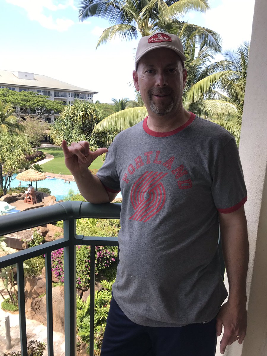 B_Rad_68's tweet photo. Let’s go @trailblazers ...Rooting you on from Maui! 🏀🌴😎. #Blazers #Trailblazers #NeverGiveUp https://t.co/9gDEH9jyCw