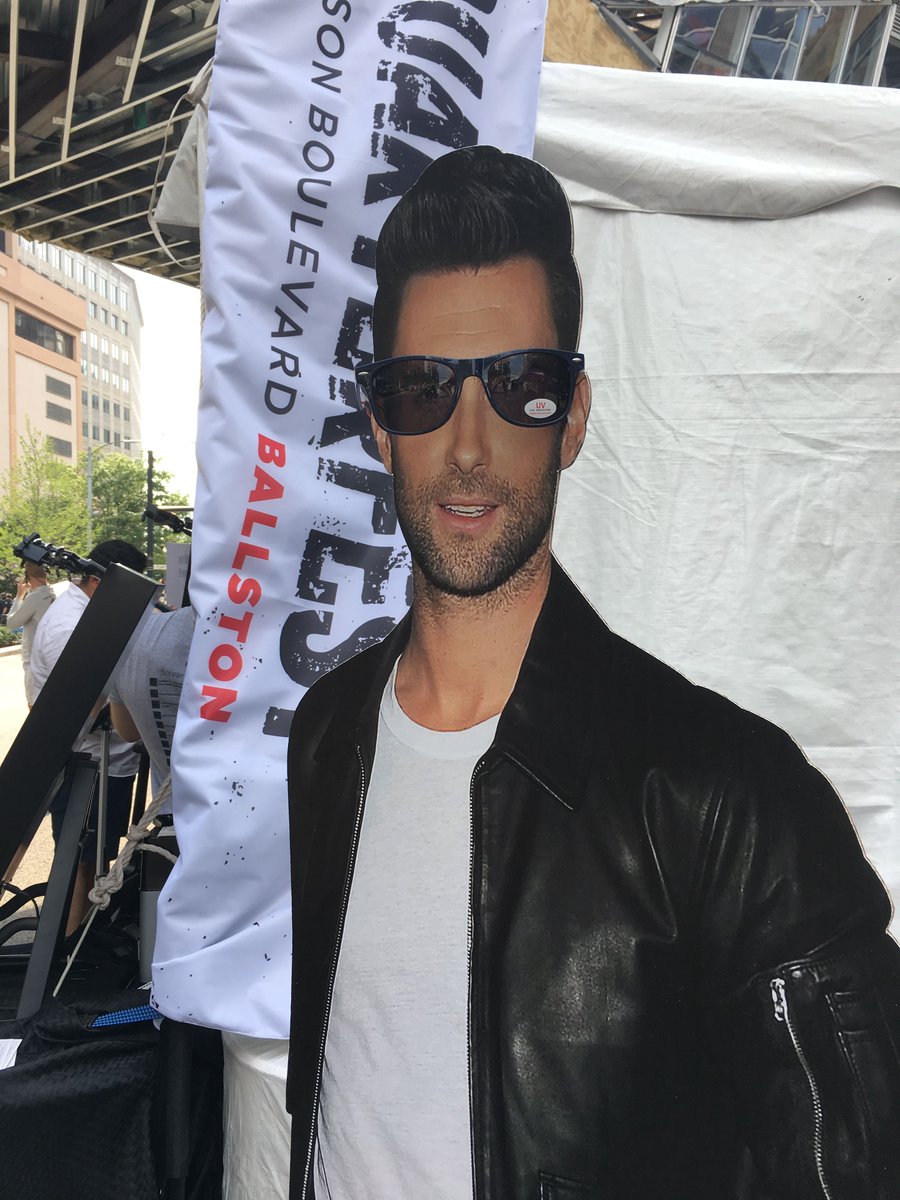 Nift_Networks's tweet photo. We loved being at Ballston Quarterfest and so did this cut out of #AdamLevine.
We even got him to sport some Nift swag! Make sure to show off your Nift sunnies this summer, you might just look as cool as him.
#gonift #shoplocal #supportlocalbusinesses #funny #swag #nifted https://t.co/fdCWTmTEGP