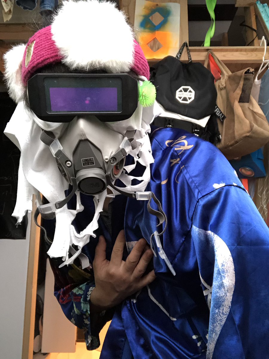 nodom1140's tweet photo. 今日、僕は生まれました

      名前は“ 元橋  心之介 ”

職にもありつきました

      職業“ 乾物販売”
#personal #portrait #face #human #disquise #fashion #physical #身体 #変身 #ポートレート https://t.co/8nsDDFjzp6
