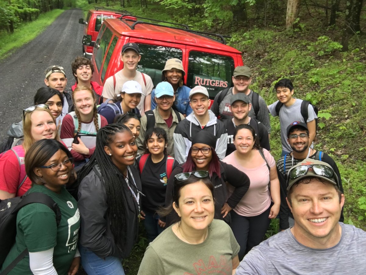 RUNgeophysics's tweet photo. Great first field day with the 2019 Geopaths Students! This year's cohort represent 7 colleges and universities and most are not geologist! #hydrogeophysics #nsffunded #geopaths2019 @sshczo @jamqueen0214 @gregmount @JackCambeiro https://t.co/syX7MItFLc