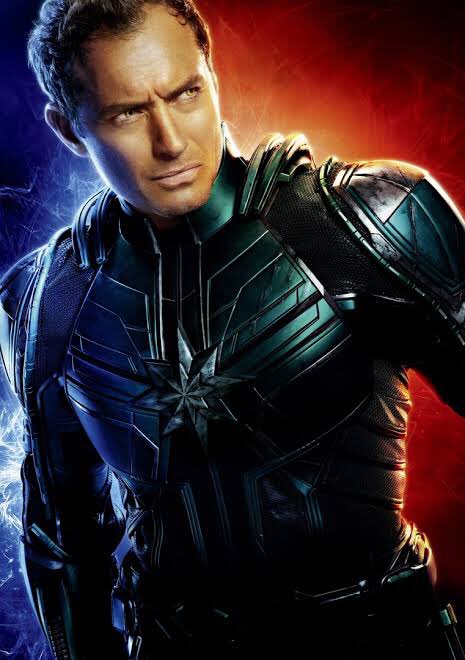 Hasbro Avengers ヨンログ 今後の続編で や ヴィァアス とか言って 敵地に連行されたらなぜか牢にいたり 窮地の際カッコ良くジェットで砲撃しながら現れるんだけど結局墜落したり キャロルさんが無双し終わった後 流石私が教えただけはあるとか言って