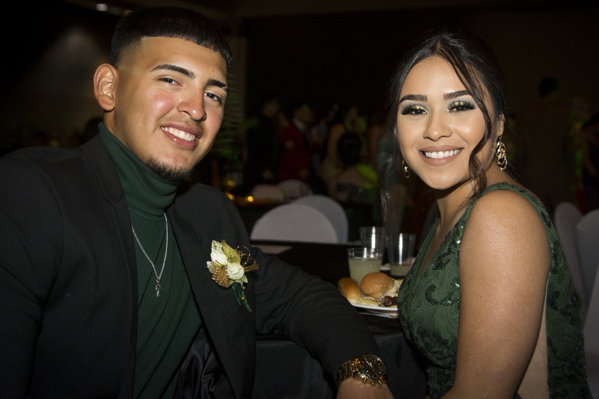 srhsCO19's tweet photo. #prom2019 https://t.co/Eco7nHJQhZ