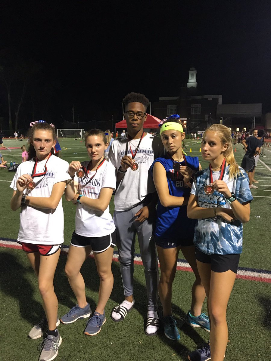 CoachWilliamsWT's tweet photo. Incredibly fast times at Haddonfield Distance Night for the Maids 🏃🏾♀️🏃🏻♀️ Maura Keane & Jeanine Morrow both break 2:20 in the 800 & placed 3rd & 5th respectively. In the 1600, Kate Cochran races into 3rd & Dani Stuart 5th! ❤️🏅💙 #MaidToRun #FastRace #FastPlace @WTHS_Athletics https://t.co/yDYmdgL51z