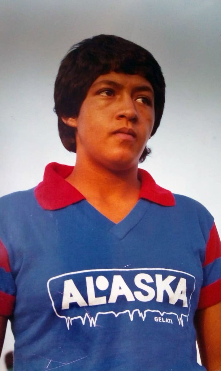 eballesteros's tweet photo. Este jueves, en El otro del balón por @ORBEnetwork , @esthermoraMX nos contará como se convirtió en la primera futbolista mexicana que fue contratada para jugar en el extranjero. Diez de la mañana, los esperamos. https://t.co/TbZL5JeP3o