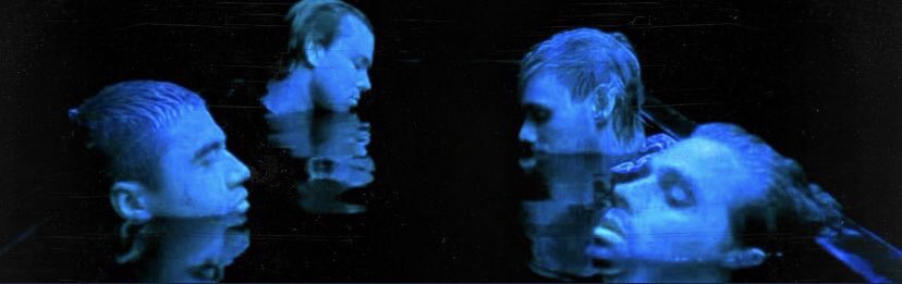 C0SMICDUSTS's tweet photo. hey @5SOS... I don’t know if anyone told you but if you don’t swim, you’ll drown https://t.co/TDMQHPvawP