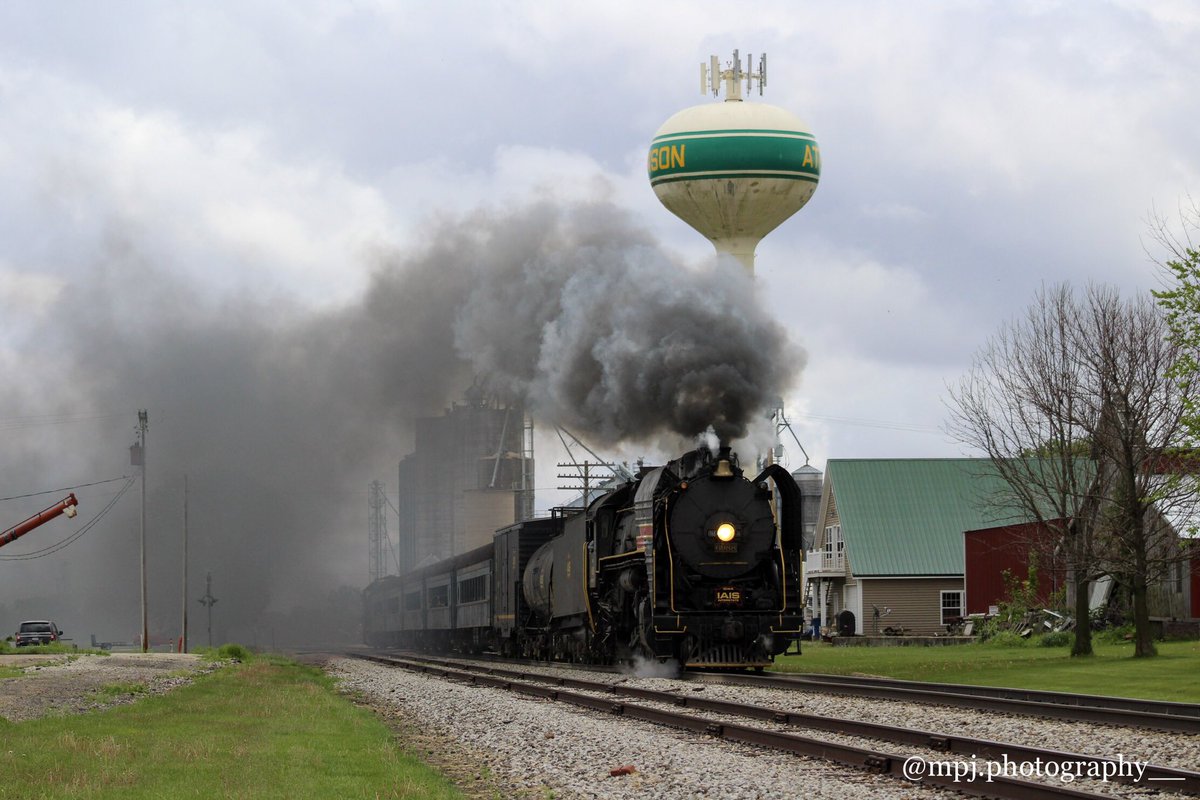 mark4449_1630's tweet photo. #iowabolt https://t.co/dRnLwbbq0d