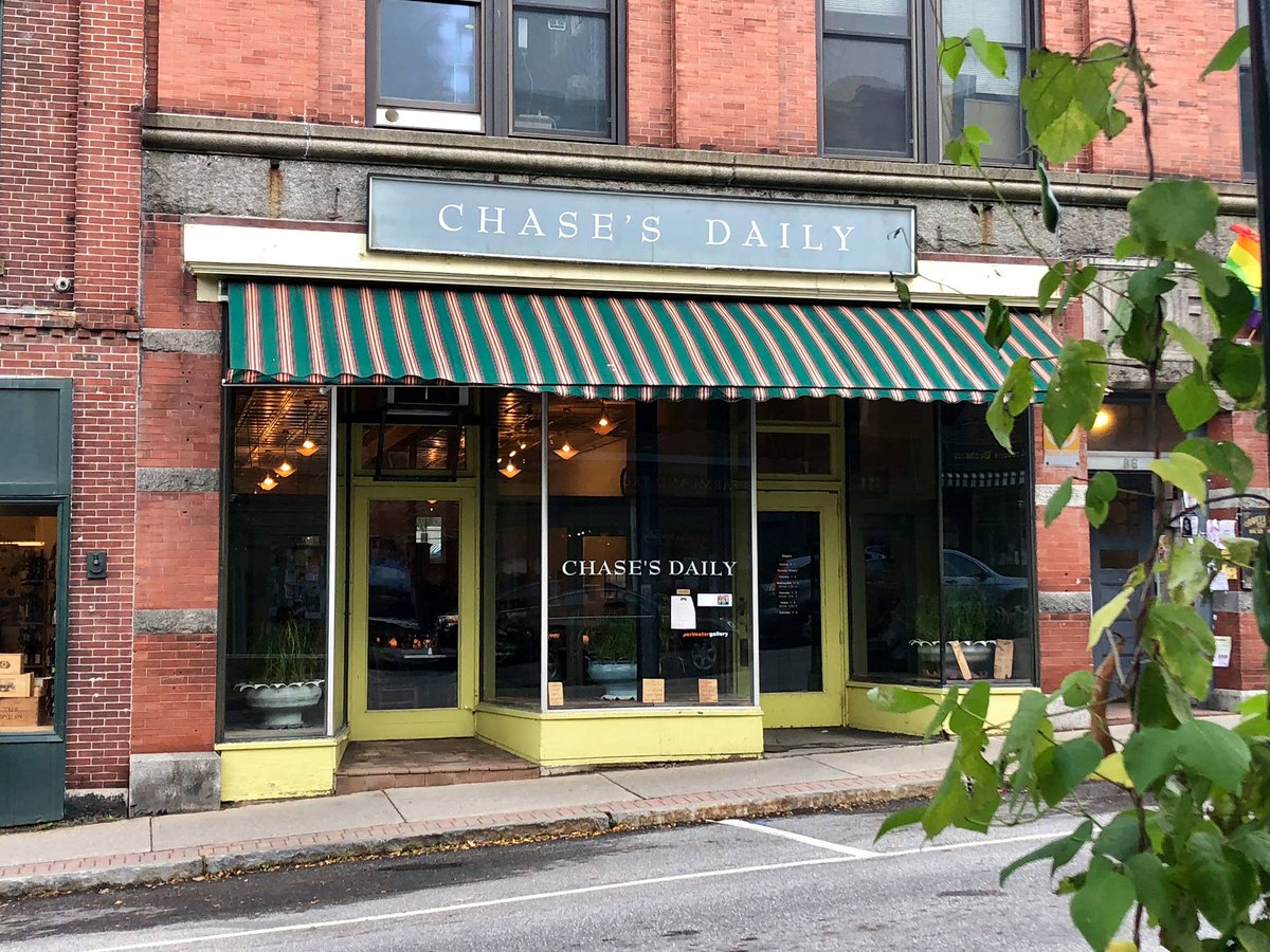 summermainevaca's tweet photo. With so many fantastic restaurant choices in the Midcoast, it's hard to pick one. We suggest Chase's Daily in Belfast. With a seasonal menu  and delicious desserts, it has something for everyone. #ChasesDaily #RealMaineFood https://t.co/tQ1m2AhC2X https://t.co/4WPkcPa5ws