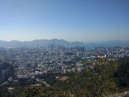 misskaya8's tweet photo. Hong Kong is the city with the most skyscrapers in the world! But did you know that it has many hikes and natural idyllic beaches too? Here's a picture from Lion's Rock, one of the most impressive peaks in Kowloon. Happy travel Tuesday! ✈️🌏  #traveltuesday #hongkong #hk https://t.co/Xm1pW4ab1r